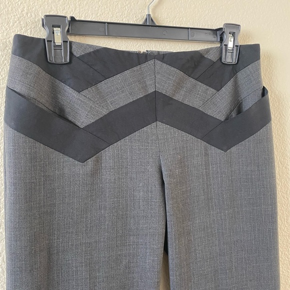 BCBG MaxAzria Unique Dark Gray Chic Wool Slacks with Black Geo Hip Design Size 2 - Picture 5 of 10